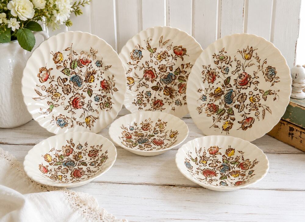 Johnson Brothers Staffordshire Bouquet Lot 6 3 Plates 3 Fruit Bowls England
